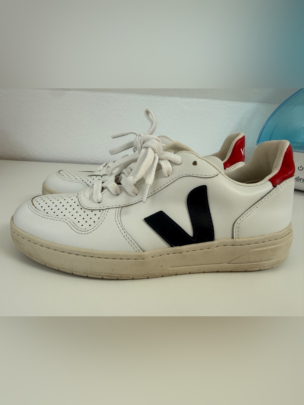 Veja V-10 Sneaker
